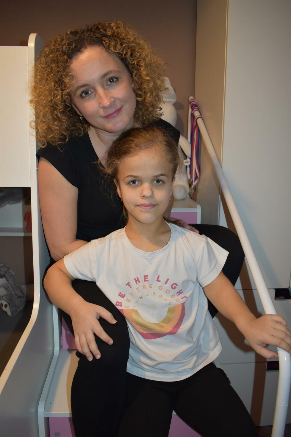 Maruška s maminkou Romanou, která se bije za lepší život pro svou dceru.