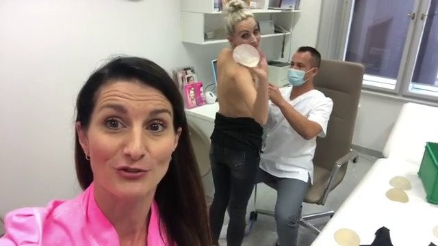 Kateřina Brzobohatá a Nikola Šobichová na klinice plastické chirurgie