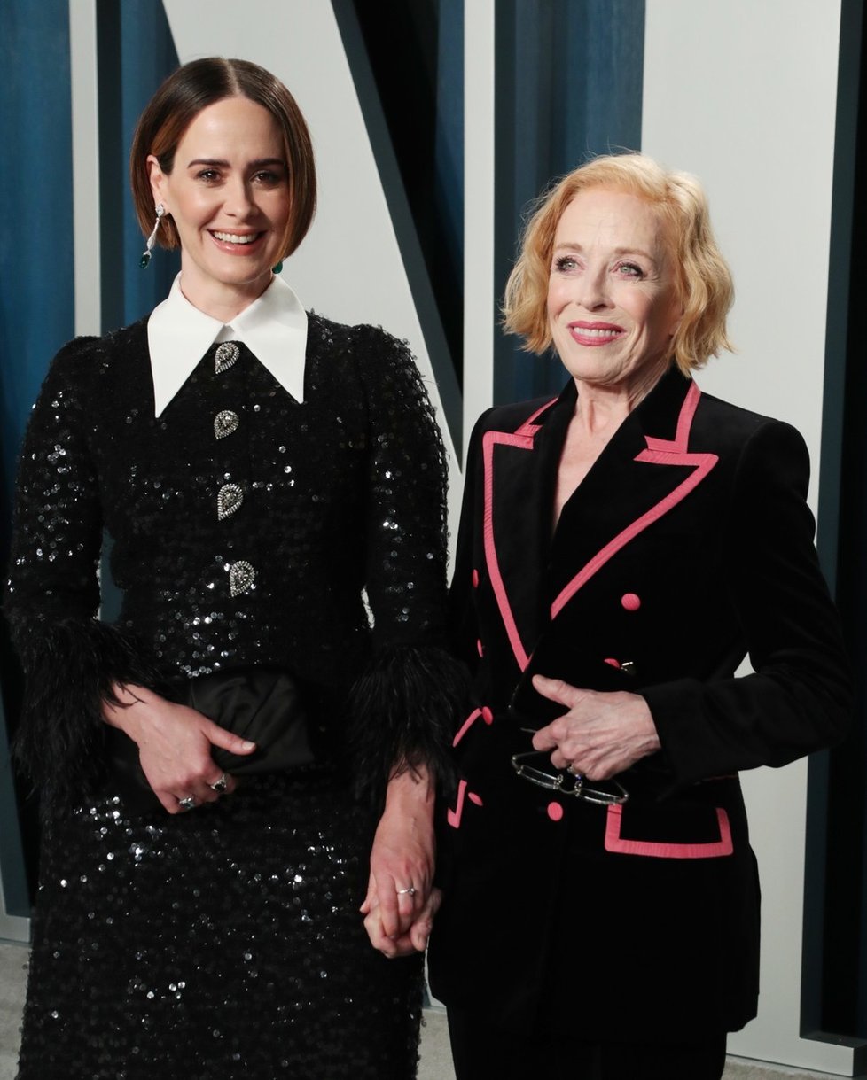 Holland Taylor (77) a Sarah Paulson (45), rozdíl 32 let