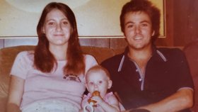 Holly Marie Clouseová (42) zmizela po vraždě rodičů. Po víc než čtyřiceti letech se ji podařilo najít živou.