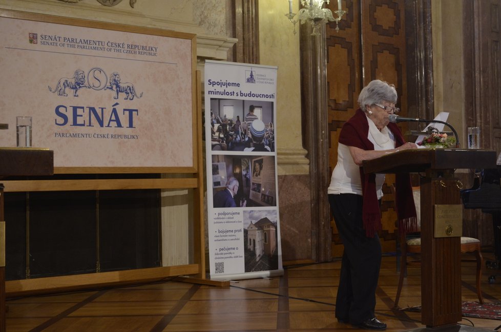 Eva Pokorná je jednou z přeživších holokaustu. Její rodina zahynula v Osvětimi. Evu poslali na práci. (27.1.2020)