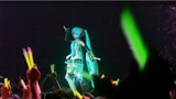 Japonská popová hvězda je 3D hologram školačky!