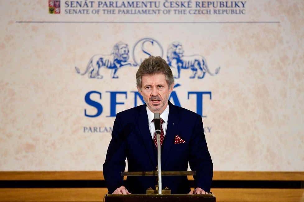 Předseda Senátu Miloš Vystrčil vystoupil v Praze na vzpomínkové setkání při příležitosti Dne památky obětí holokaustu a předcházení zločinům proti lidskosti (27. 1. 2021).