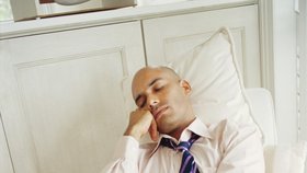 Sladký home office? Vědci tvrdí, že jsou lidé ještě více ve stresu a mají problém se spaním.