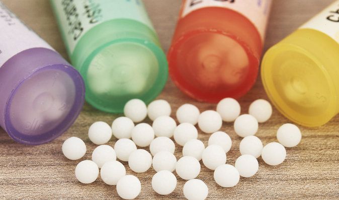 Homeopatická lékárnička na prázdniny: Jak si poradit s nejčastějšími úrazy a potížemi?