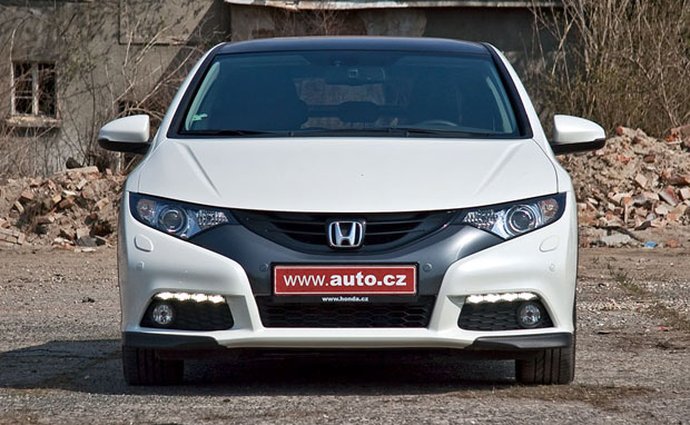 Honda Civic: S kombi přijde i facelift hatchbacku