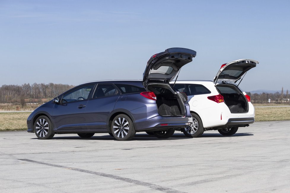 Honda Civic Tourer 1.8 i-VTEC vs. Toyota Auris Touring Sports 1.6 Valvematic