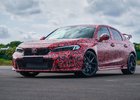 Maskovaná Honda Civic Type R se chystá na Nürburgring, představena bude příští rok