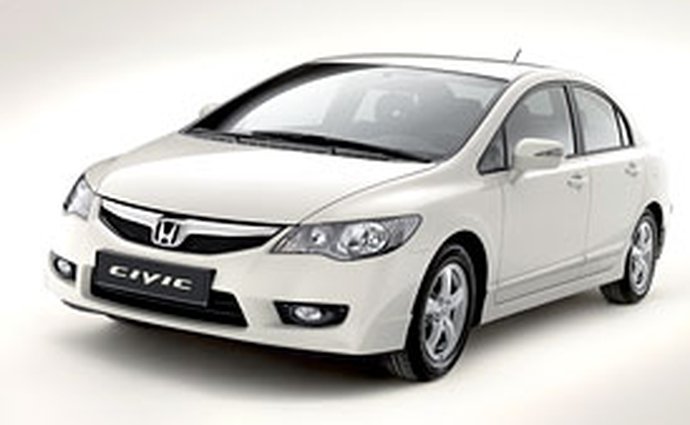 Honda Civic Hybrid vs. Amerika: Majitelka japonského hybridu bojuje za udávanou spotřebu