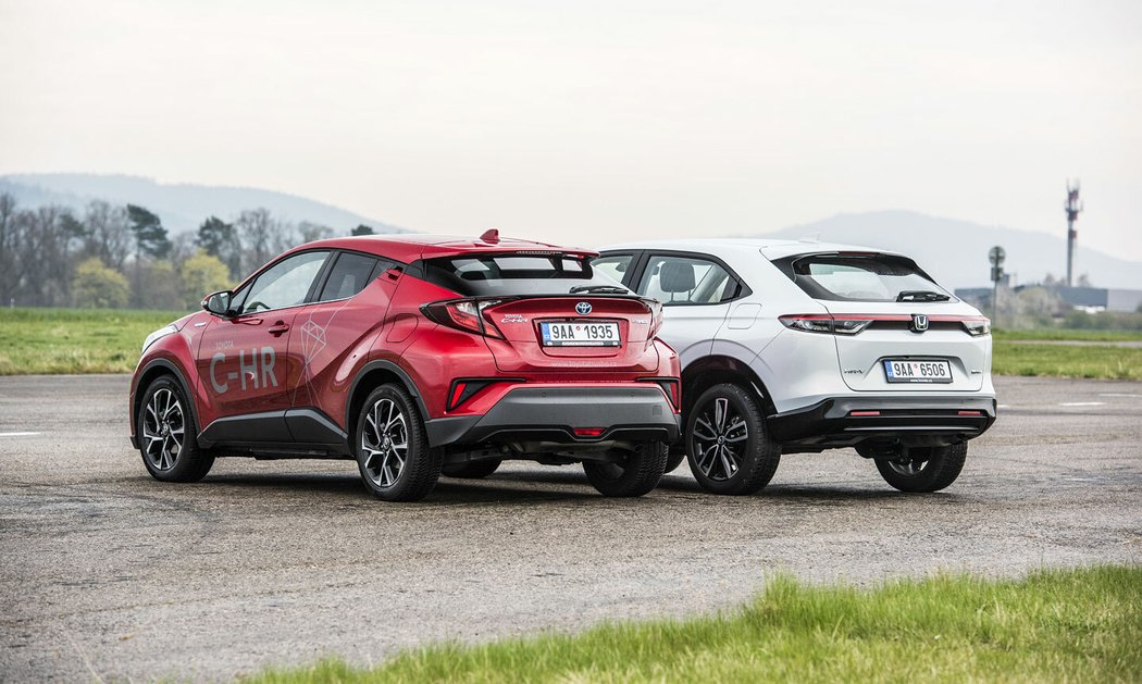 Honda HR-V 1.5 Hybrid i-MMD vs. Toyota C-HR 1.8 Hybrid