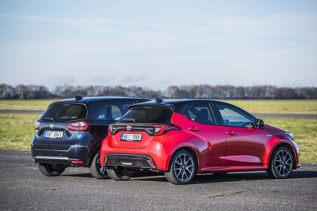 Honda Jazz 1.5 i-MMD e-CVT vs. Toyota Yaris 1.5 Hybrid e-CVT