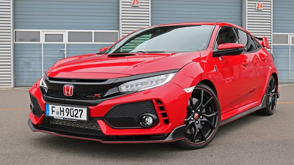 TEST Vyzkoušeli jsme novou Hondu Civic Type R. Proč má tři výfuky? A je pořád tak tvrdá?