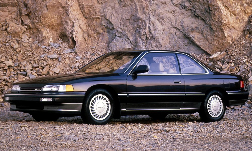 Od modelového roku 1988 se v USA a Kanadě prodávalo dvoudveřové kupé Acura Legend.