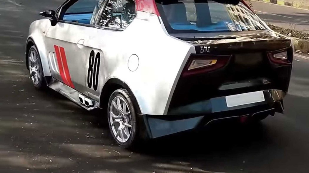 Honda Amaze přestavěná na Nissan IDx