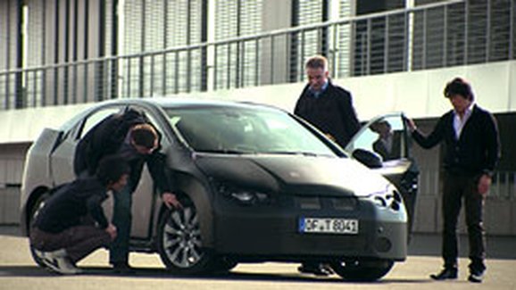 Honda oficiálně: Nový Civic se představí na IAA ve Frankfurtu (video)