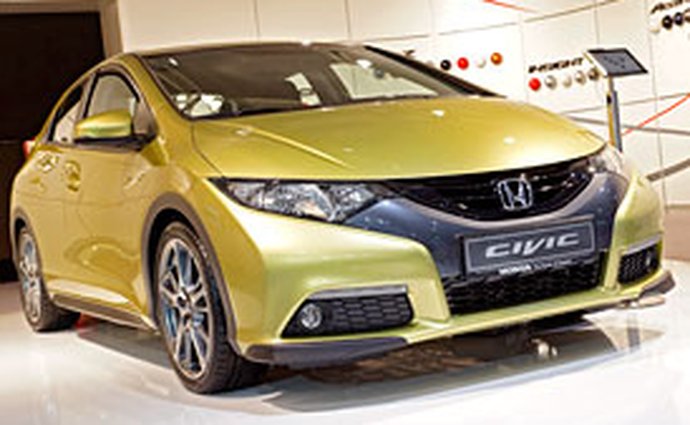 Honda ve Frankfurtu: Nový Civic a modernizovaný Insight