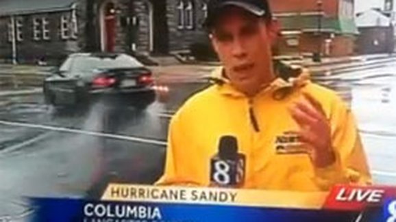 Video: Jak si užít hurikán Sandy za volantem