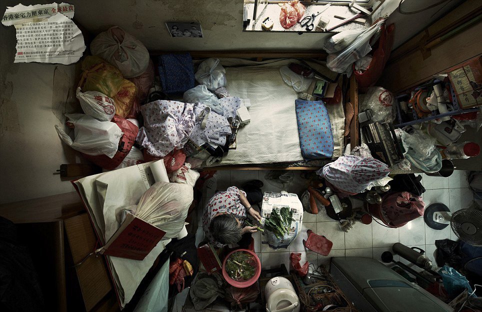 Hongkongské místnosti, které připomínají kotce, mají rozměry 2x2 metry
