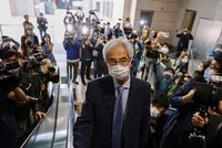 Soud zatočil i s „otcem demokracie“. Přísné tresty v Hongkongu, mediální magnát dostal rok