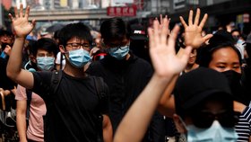 Policie tvrdě zasáhla proti demonstrantům v Hongkong