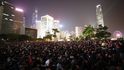 Připomínku protestů proti Číně z roku 2014 provázelo v Hongkongu opět násilí.