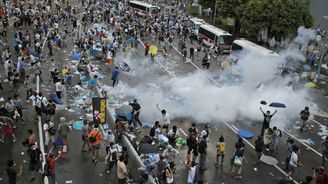 Hongkong se zmítá v chaosu, Čína porušuje mezinárodní dohody a omezuje svobodu