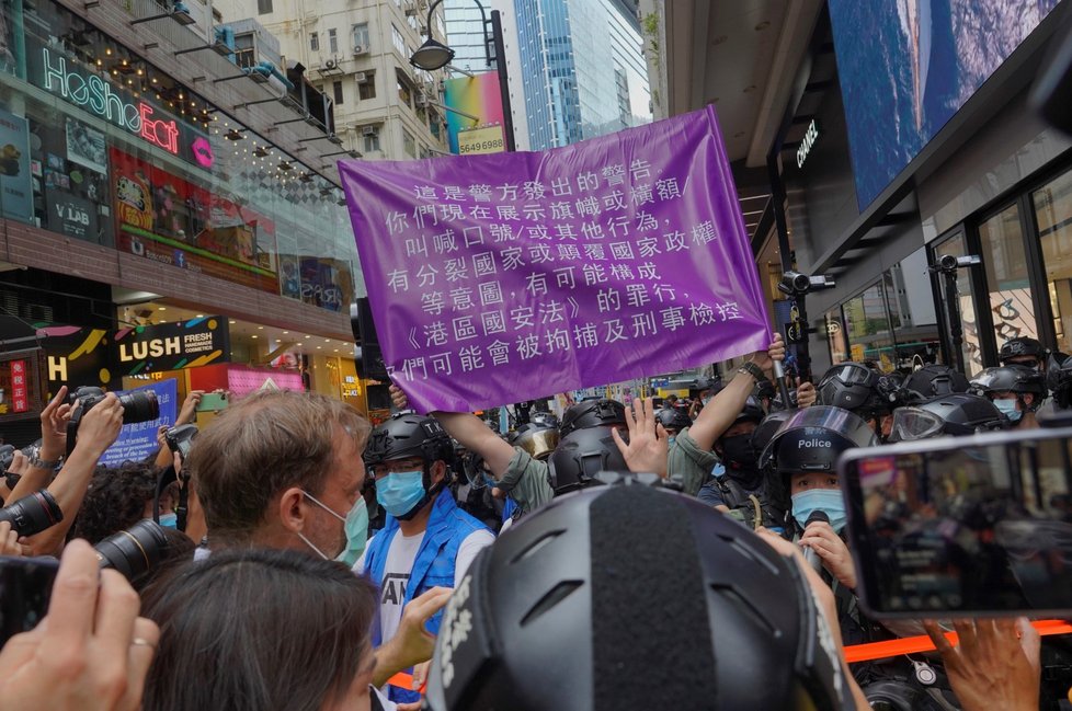 23. výročí předání Hongkongu Číně a vlna protestů (1. 7. 2020)