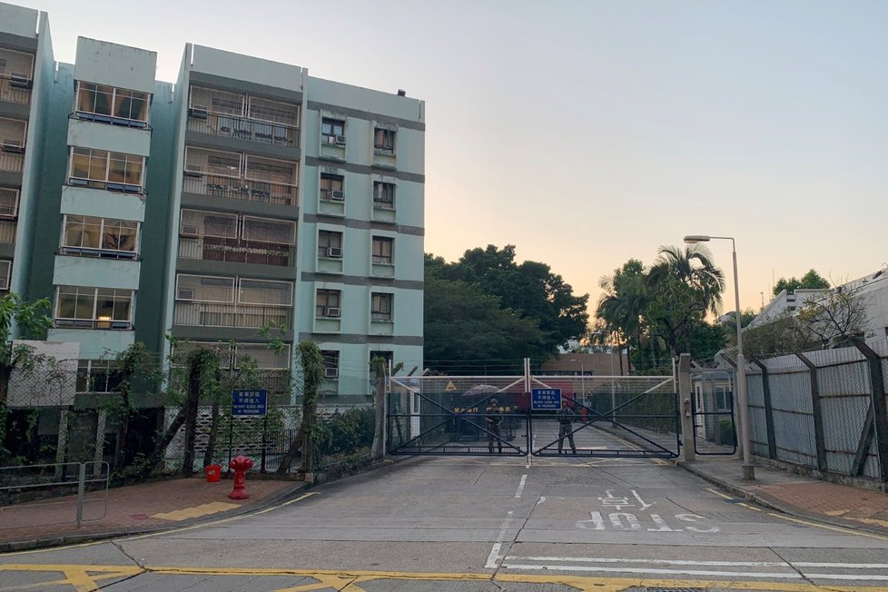 V Hongkongu byla zlikvidována barikáda kolem jedné z vysokých škol.