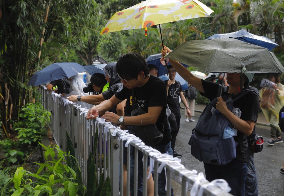 Demonstrace v Hongkongu pokračují, přidávají se už i učitelé