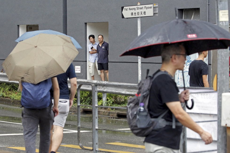 Ohromné demonstrace v Hongkongu pokračují, přidávají se už i učitelé, situace je vypjatá