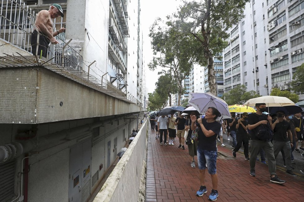 Demonstrace v Hongkongu pokračují, přidávají se už i učitelé