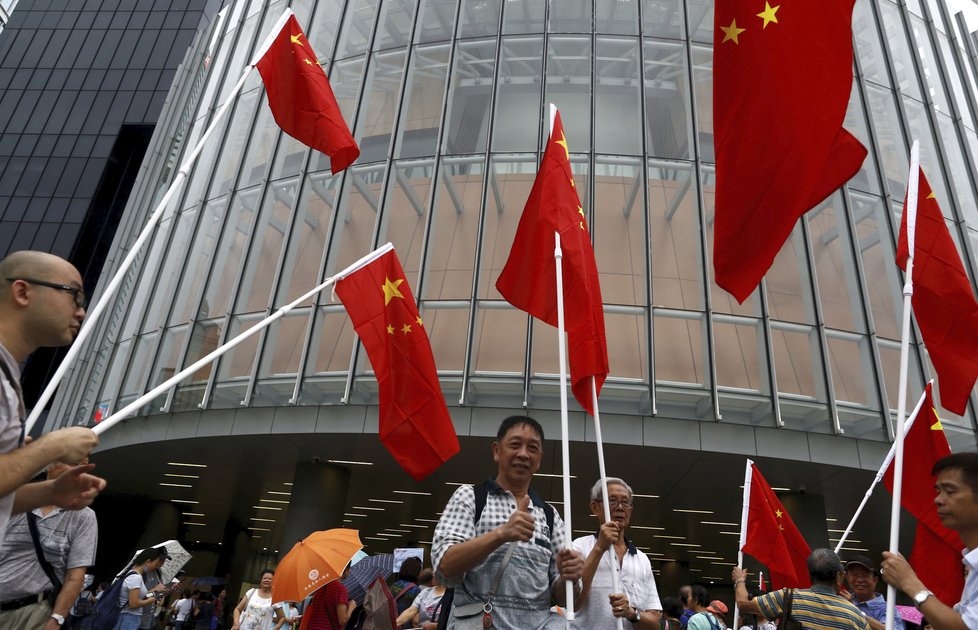 Demonstrace v Hongkongu pokračují, přidávají se už i učitelé