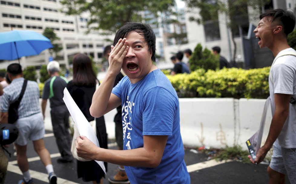 Demonstrace v Hongkongu pokračují, přidávají se už i učitelé