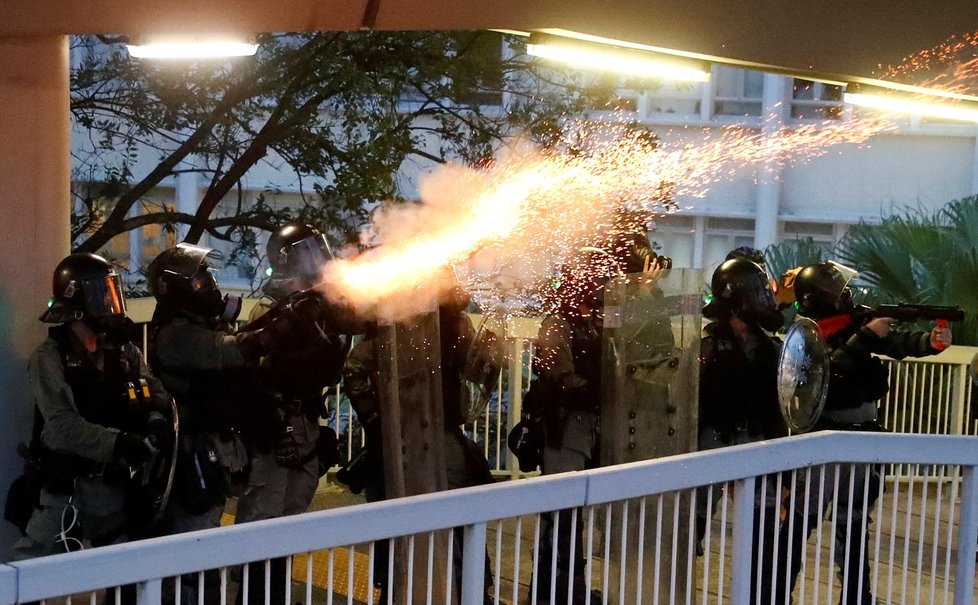 Do ulic Hongkongu navzdory zákazu vyšly protestovat tisíce lidí (31. 8. 2019)