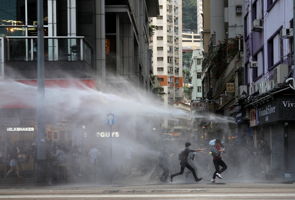 Hongkongem se přehnala další vlna protestů (2.11.2019)