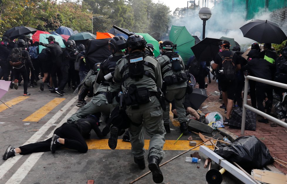 Další vlna demonstrací v Hongkongu (12. 11. 2019)