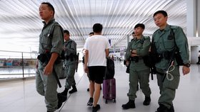 Letiště v Hongkongu a přípravy na očekávaný masivní protest (22. 9. 2019)