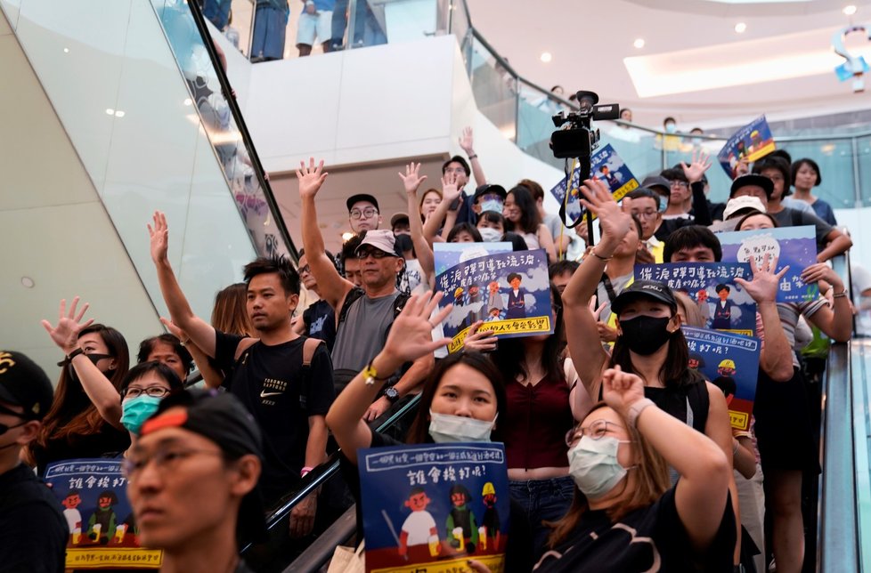 Demonstrace v nákupní centru v Hongkongu (22. 9. 2019)