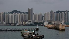 Nejdražší pozemek světa se prodal v Hongkongu za tři miliardy dolarů.