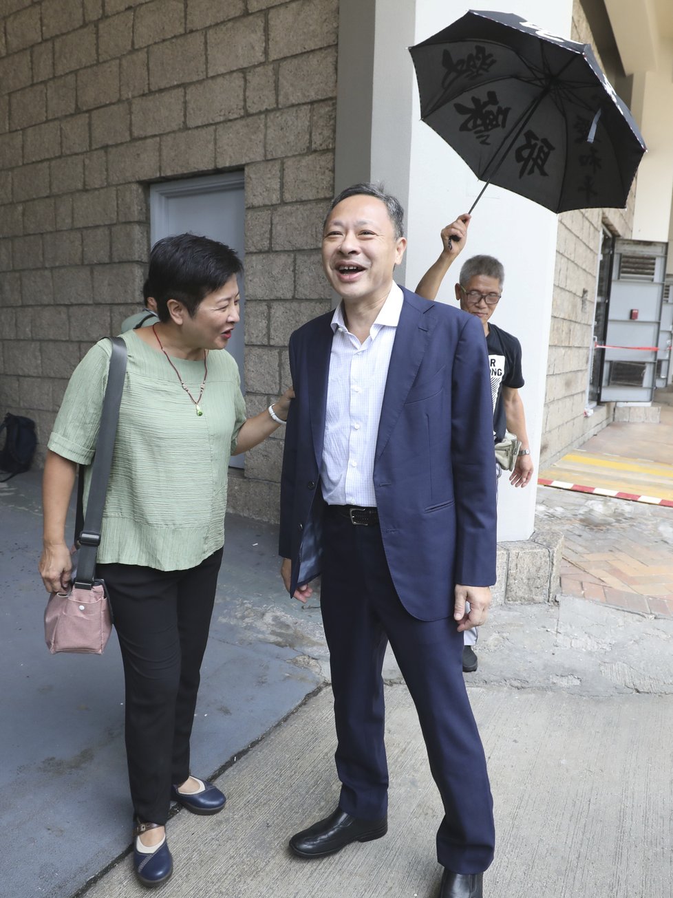 Hongkongský opoziční vůdce Benny Tai byl propuštěn na kauci. (15. 8. 2019)