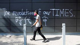 Masové protesty v Hongkongu trvají už několik týdnů. V posledních šesti dnech byla hlavním centrem Polytechnická univerzita, kde se zabarikádovali studenti. Šest dní byly zavřené také školy