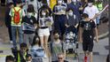 V Hongkongu protestovaly rodiny proti používání slzného plynu.