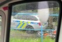 Přes Bystřici na Třinecku se vekou rychlostí řítil motorkář. V patách mu byla policie. Honička skončila na cyklostezce. Zde všichni účastníci honičky havarovali.