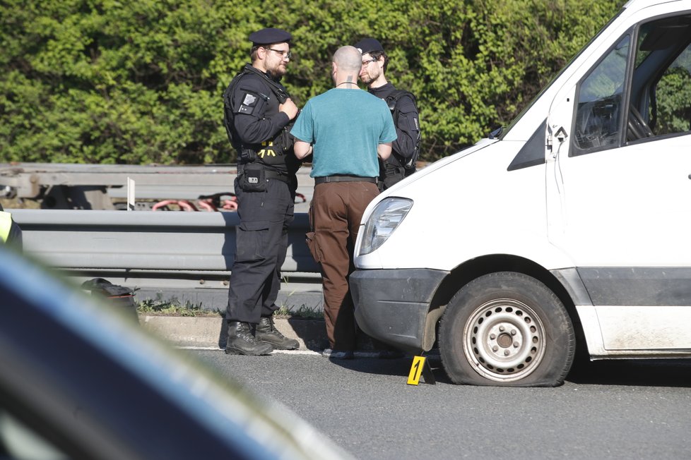 23. května 2019: Šílence za volantem zastavily výstřely.