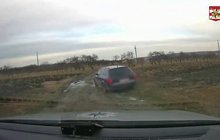 Divoký šofér (30) ujížděl hlídce: Zfetovaný skončil v bahně 