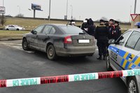 Honička v Praze: Řidič v kradeném autě najížděl na chodníky! Zastavila ho střelba