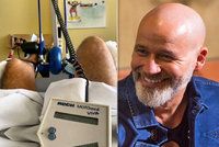 Moderátor Musil po druhé operaci: Už zase »šlapu na kole«! Pomohl mu přístroj