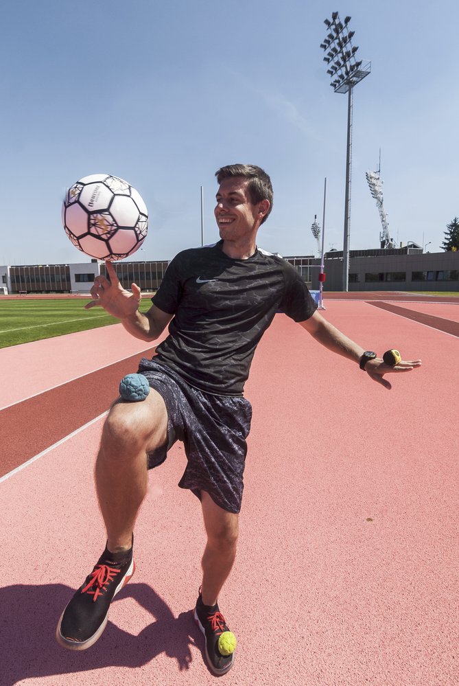 Honza Weber, mistr světa ve freestylovém footbagu