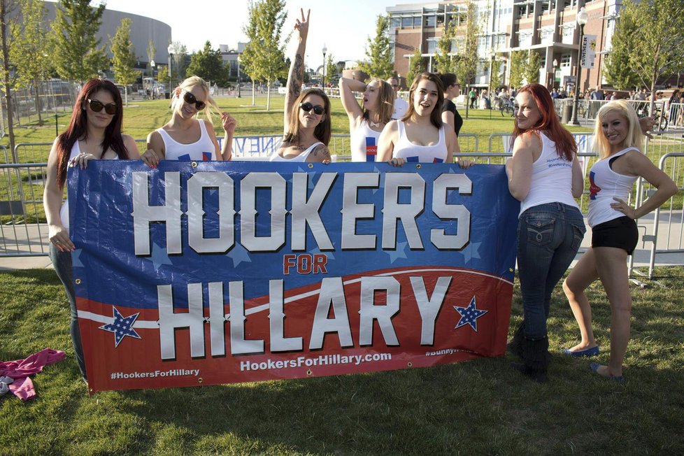 Hookers for Hillary v plné kráse
