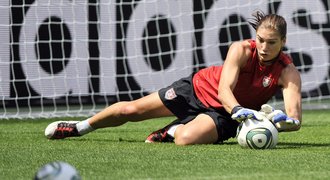 Krásná fotbalistka Hope Solo nechtěně dopovala. Z léků na menstruační problémy